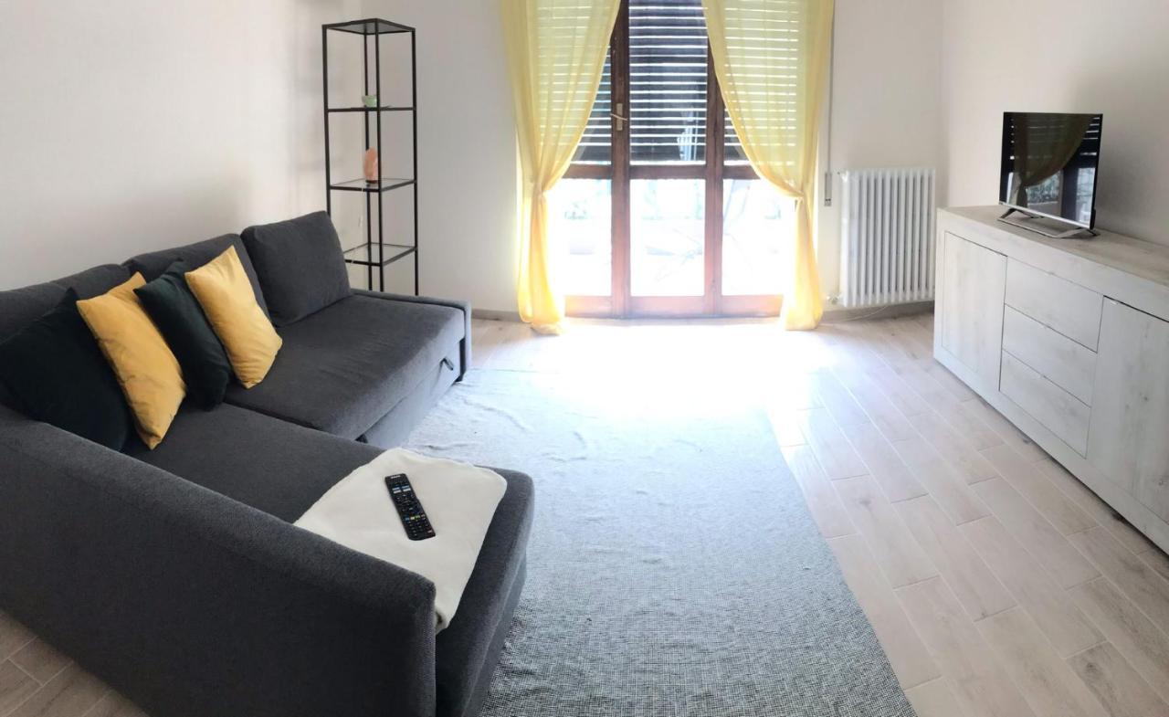 Ferienwohnung Mary House Sondrio Exterior foto