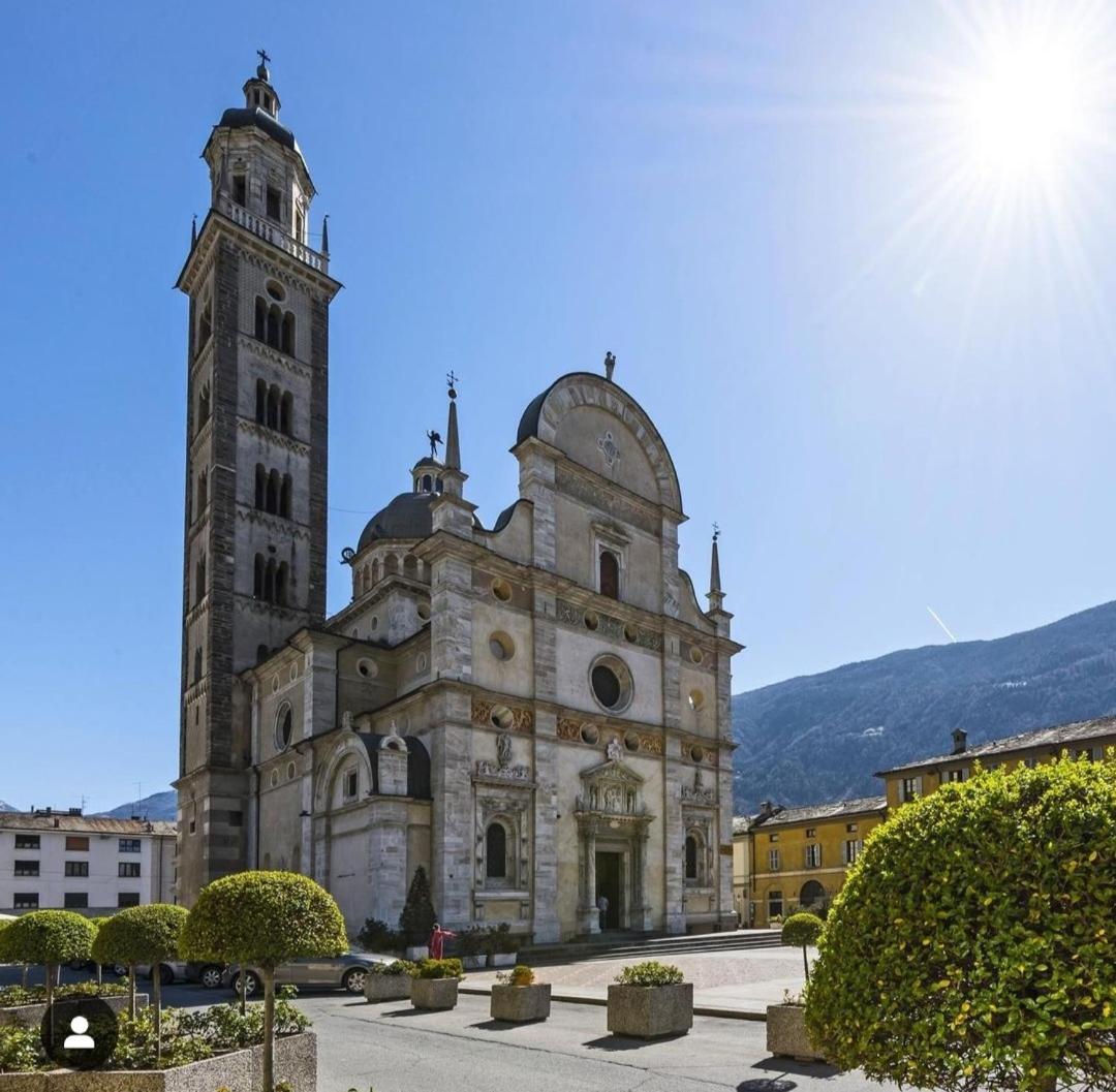 Ferienwohnung Mary House Sondrio Exterior foto